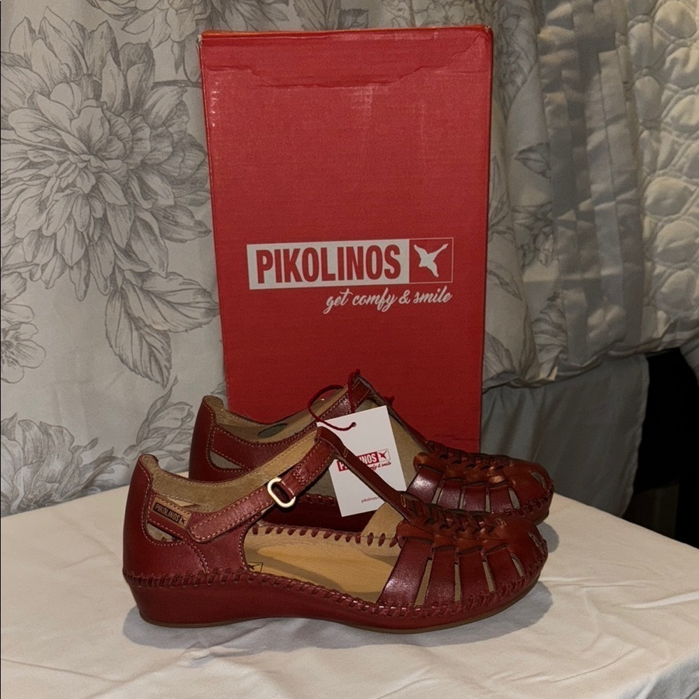 PIKOLINOS Women's Red Leather Loafers